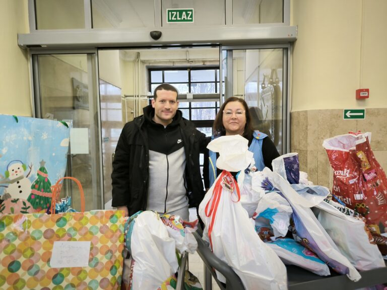 Празнична радост – пакетићи за мале хероје